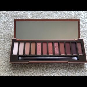 Urban Decay Naked Heat Eyeshadow Palette